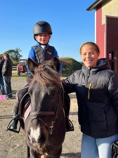 Fina Cookie och Annabel på tävling i Söndags 